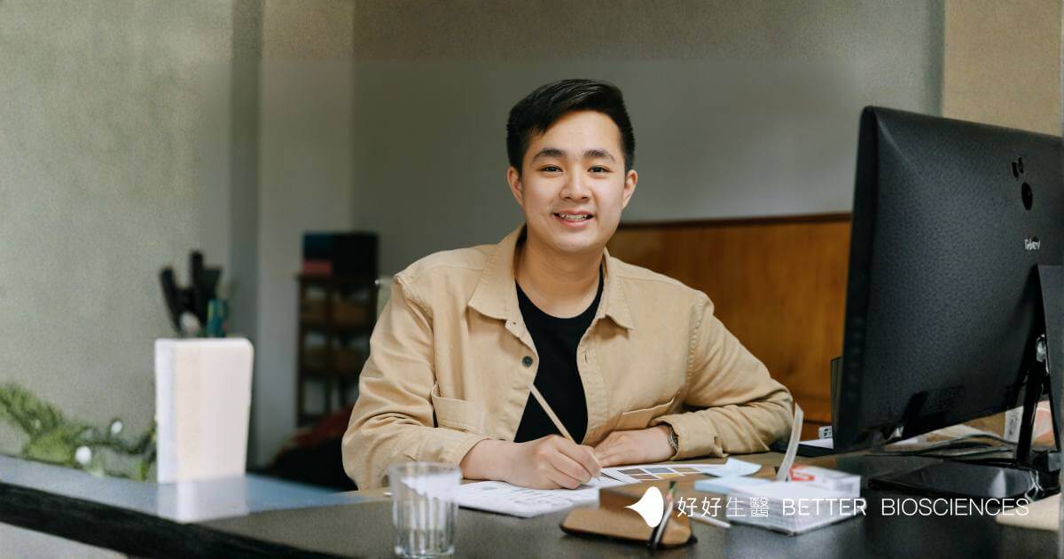 smiling-man-office-work